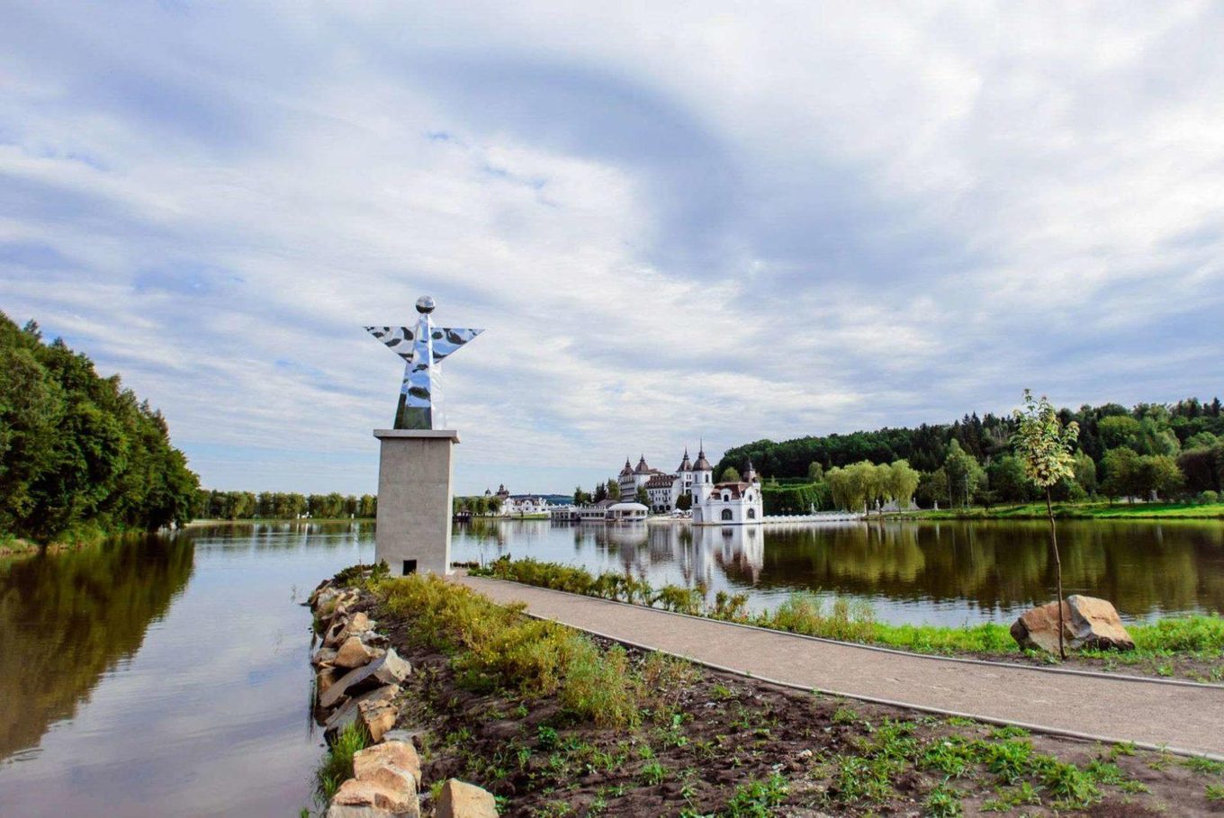 Озеро та пляж Edem Resort