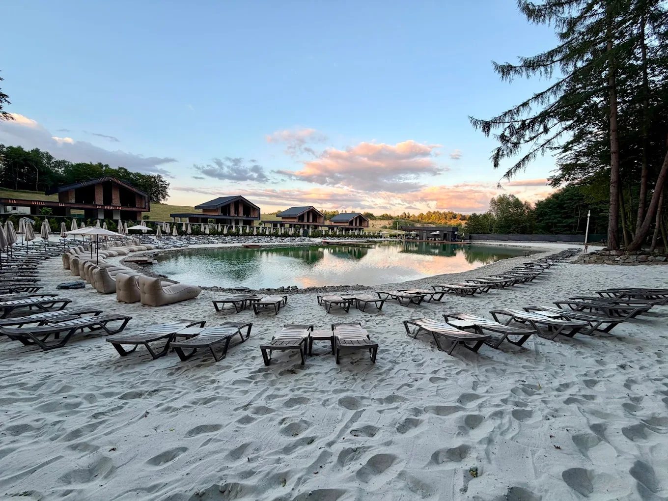 Mora Resort